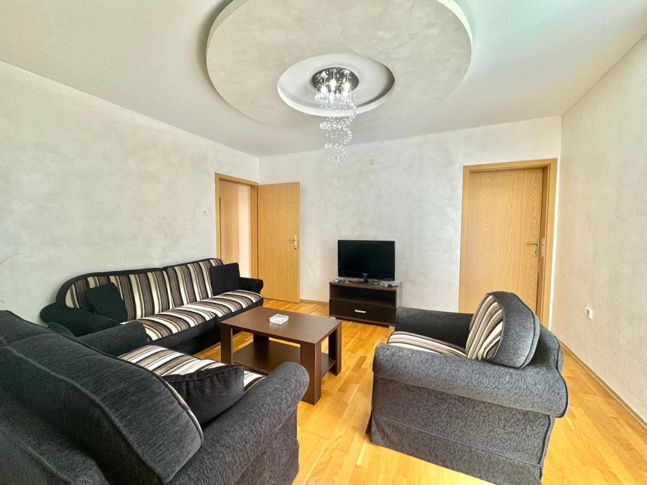Daire Family Three Bedroom Petrovac