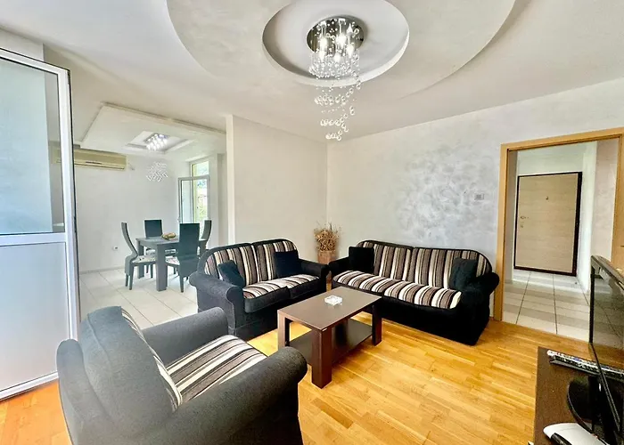 Family Three Bedroom Apartment Petrovac